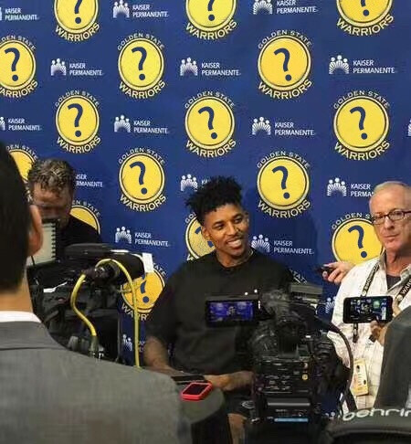 转会传闻：萨拉赫的意外利物浦决定；皇家马德里想要迪亚兹（转会风云：利物浦对萨拉赫做出意外决定，皇马锁定迪亚兹）