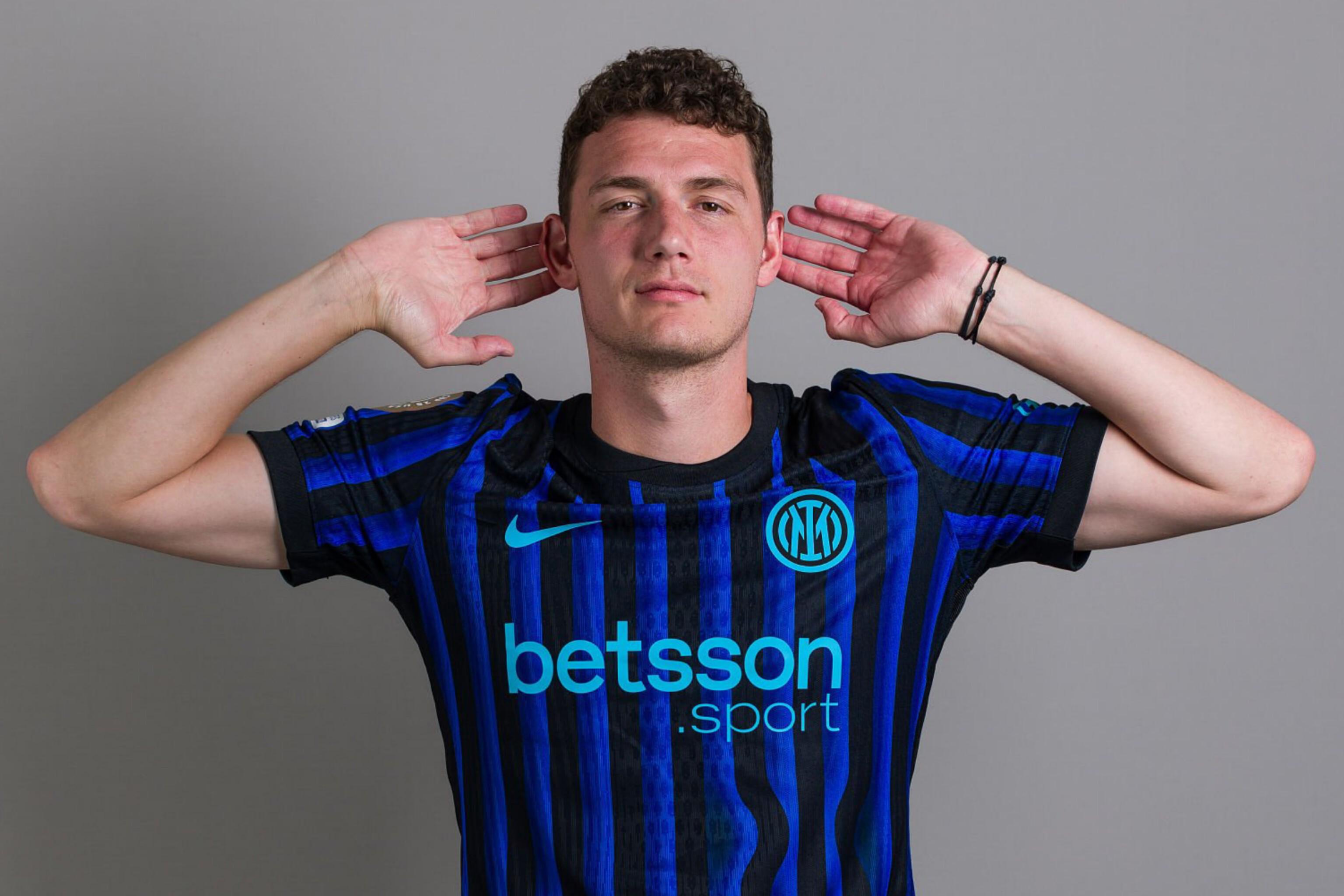 张庆鹏：里勒肘子将带伤出战 要向辽宁学习战术的默契&凶狠的防守（张庆鹏：里勒肘部带伤仍将出战，球队应向辽宁学习战术默契与强硬防守）